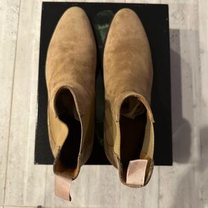 Magnanni Men's Tan Suede Chelsea Boots